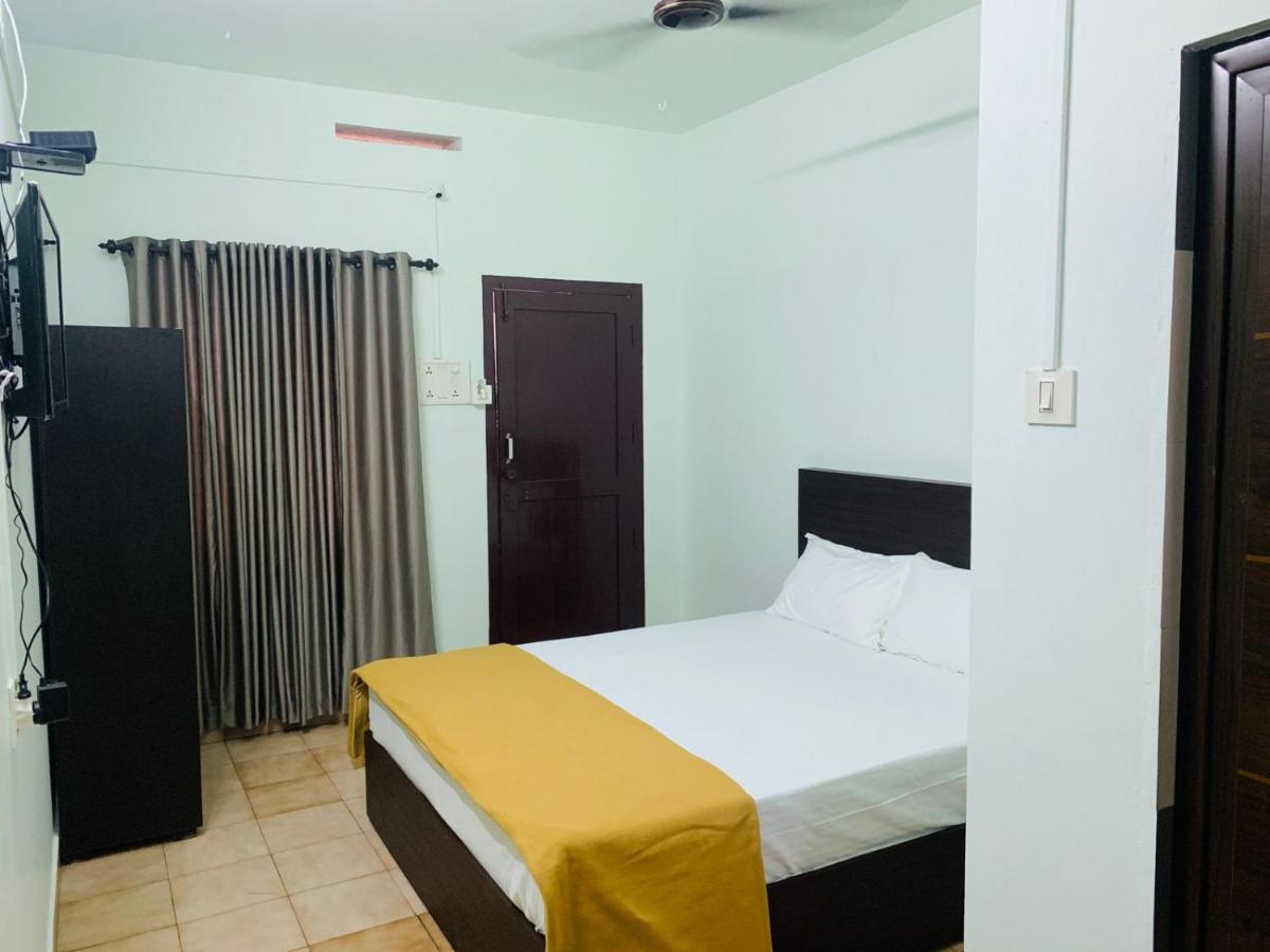 Apsara Residency Hotel Perintalmanna Ngoại thất bức ảnh
