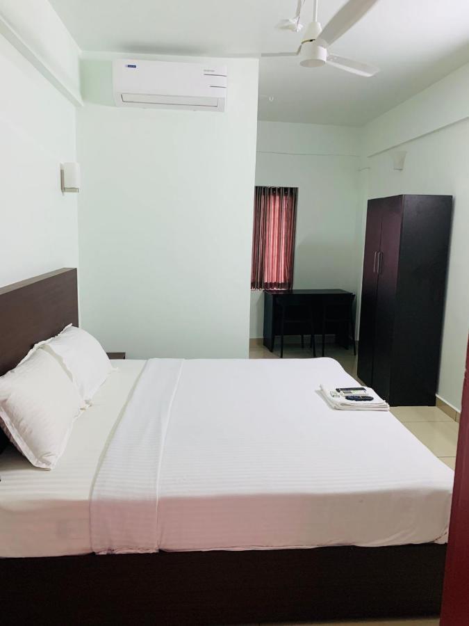 Apsara Residency Hotel Perintalmanna Ngoại thất bức ảnh