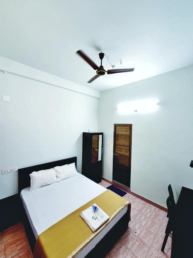 Apsara Residency Hotel Perintalmanna Ngoại thất bức ảnh