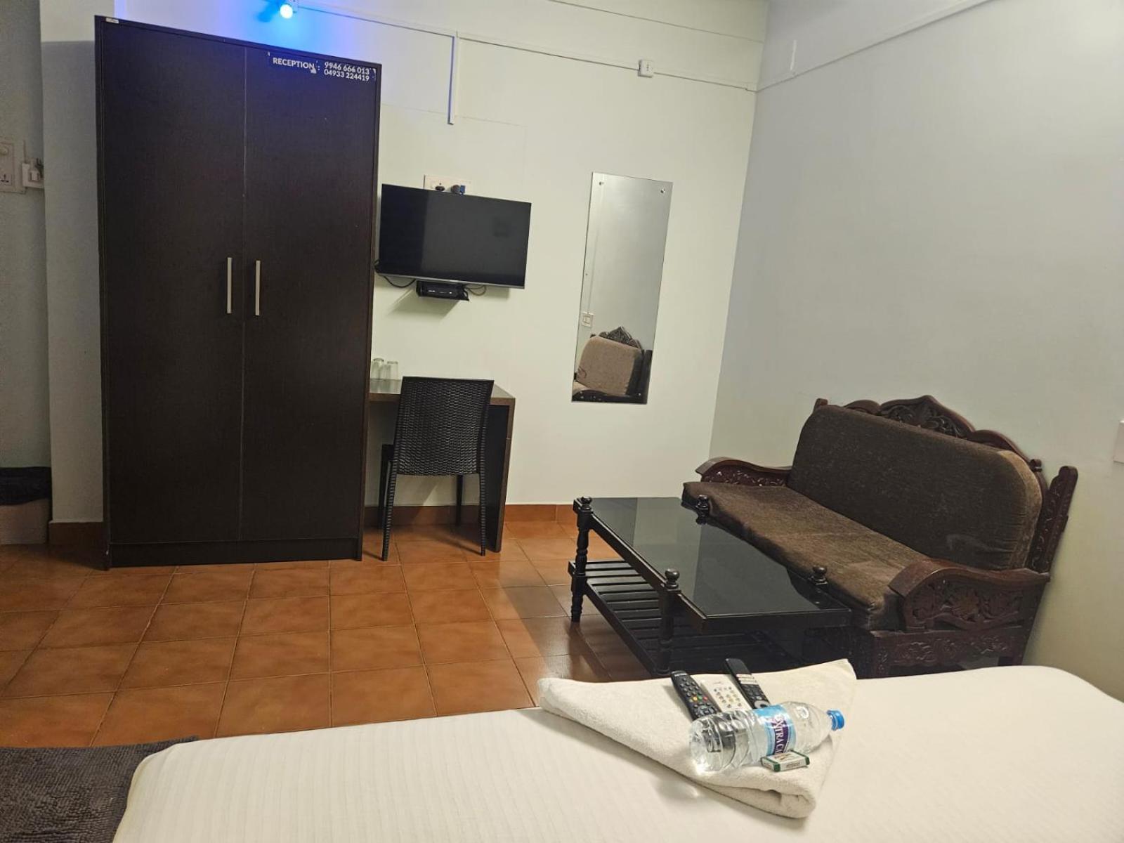 Apsara Residency Hotel Perintalmanna Ngoại thất bức ảnh