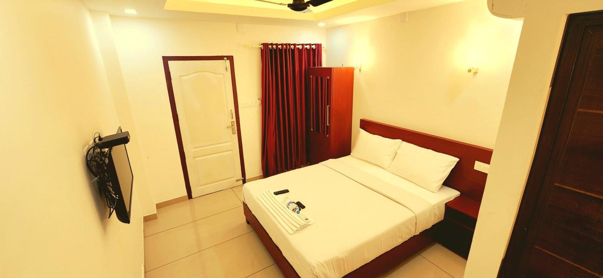 Apsara Residency Hotel Perintalmanna Ngoại thất bức ảnh