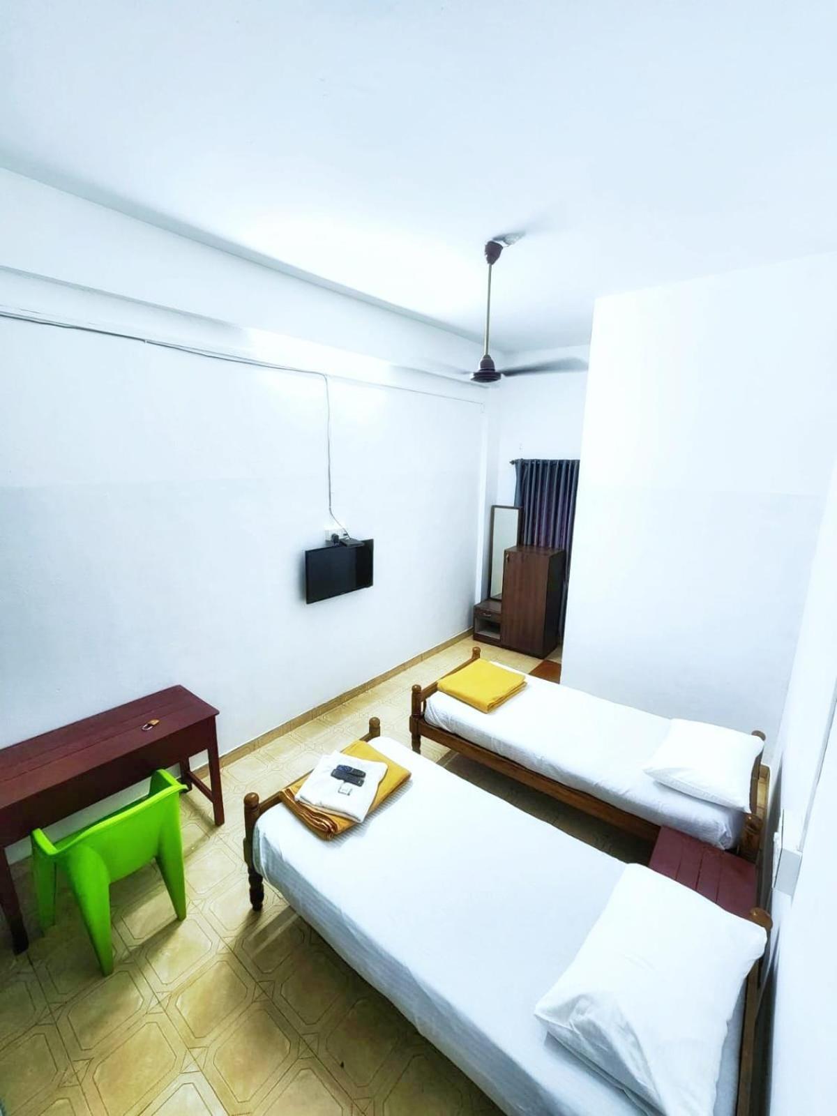 Apsara Residency Hotel Perintalmanna Ngoại thất bức ảnh