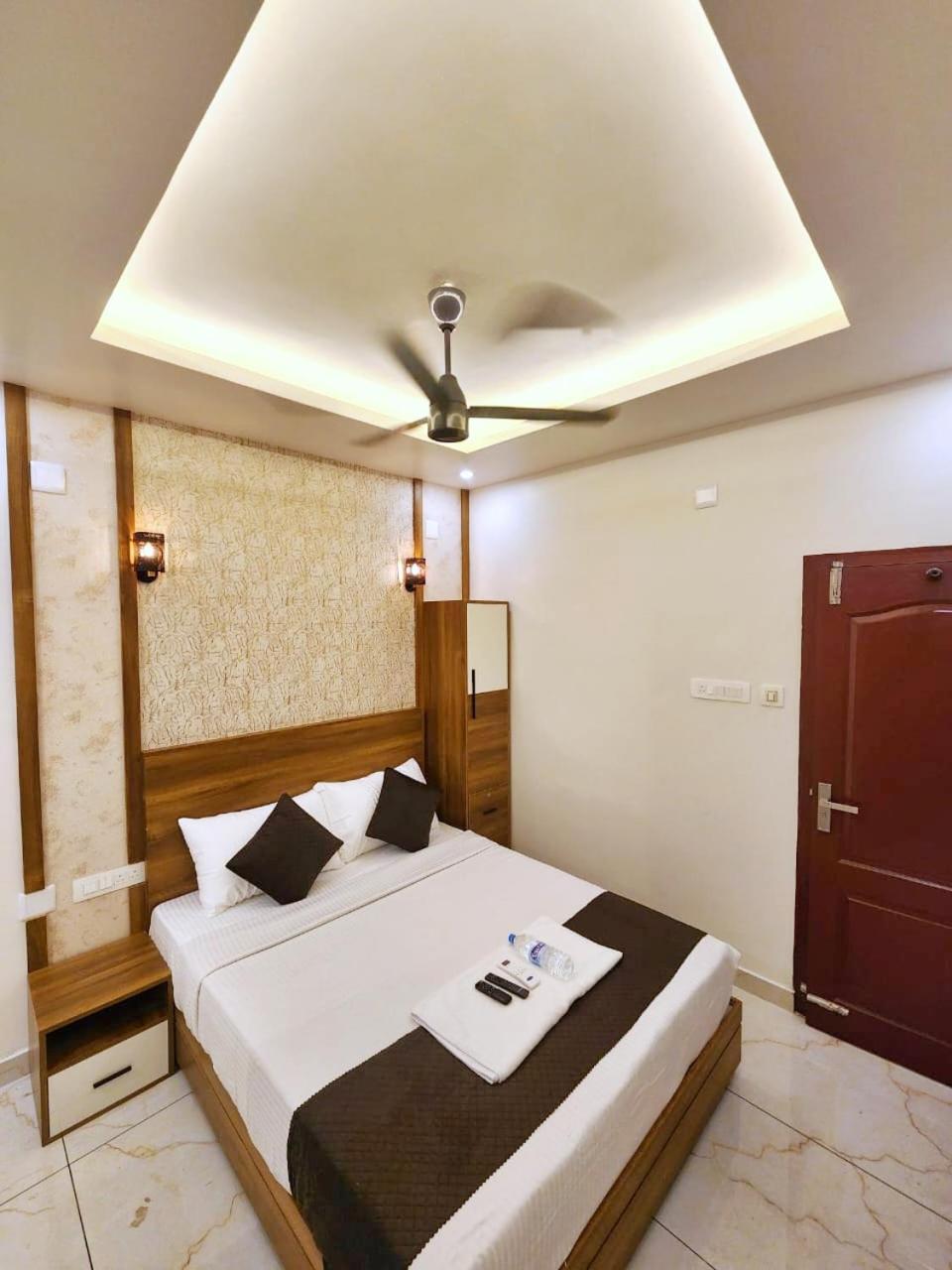 Apsara Residency Hotel Perintalmanna Ngoại thất bức ảnh
