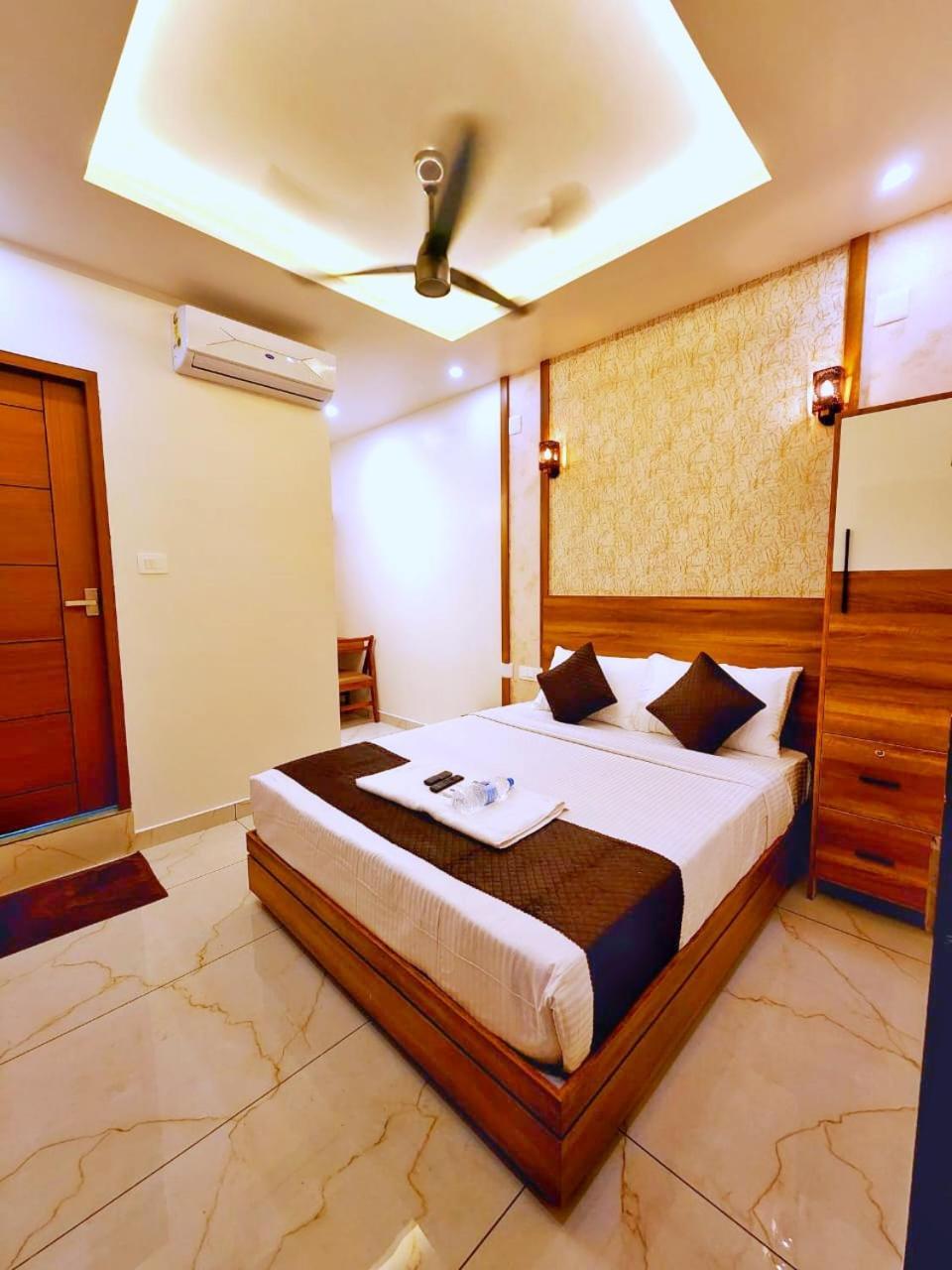 Apsara Residency Hotel Perintalmanna Ngoại thất bức ảnh